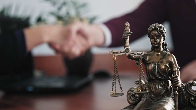 What To Look For In a Criminal Defense Lawyer